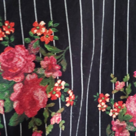 BLACK FLORAL H&M PUFF SLEEVE TOP - Picture 6 of 6